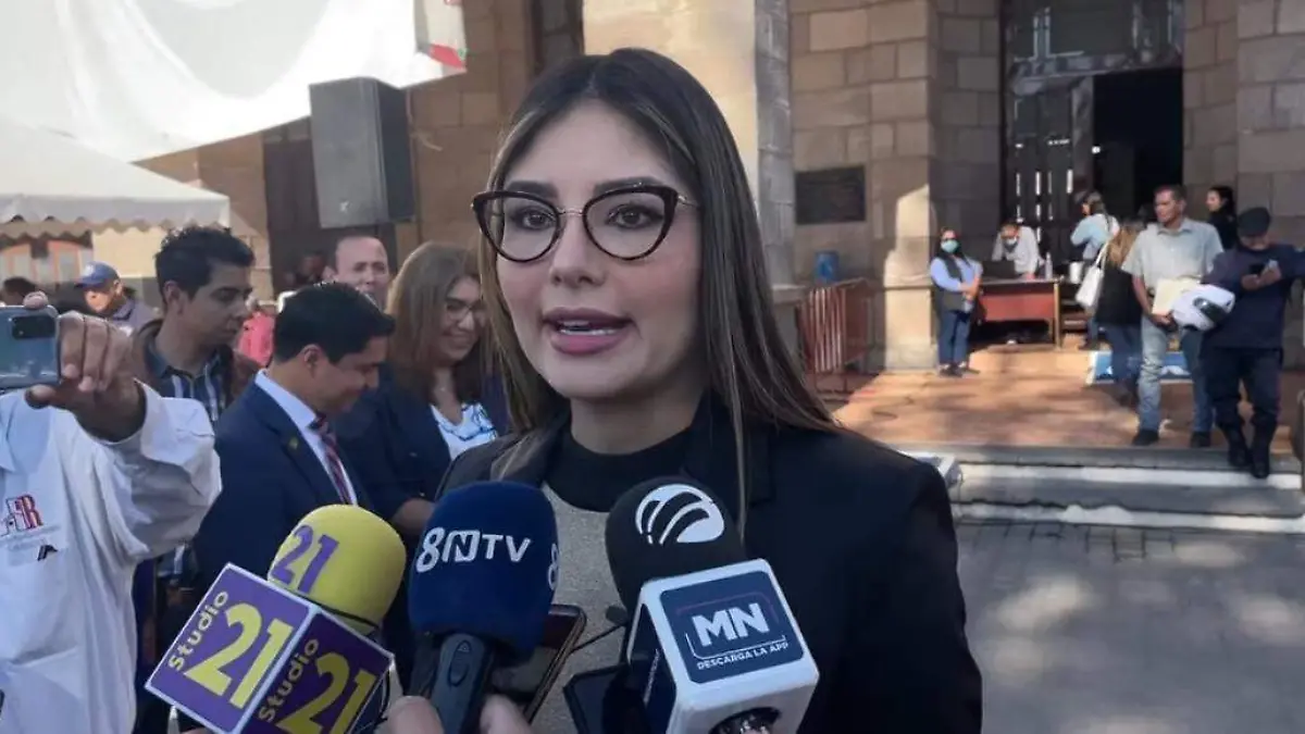 Crys Benítez (71)