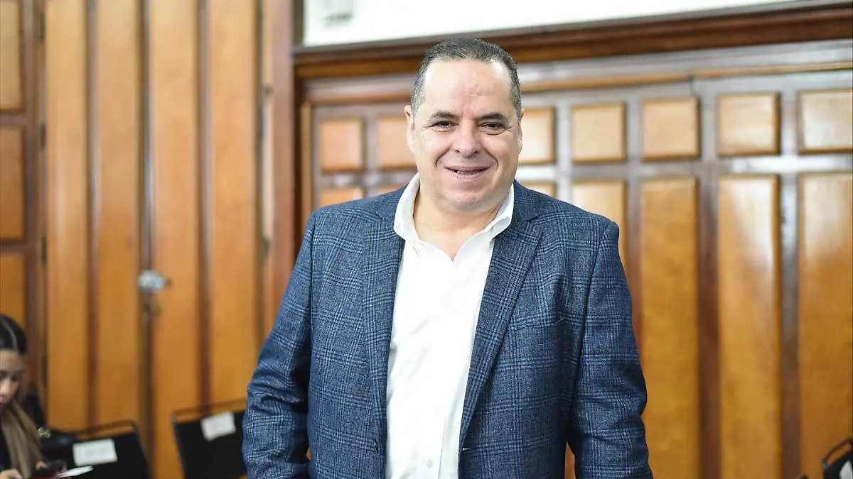 Diputado Enrique Velázquez