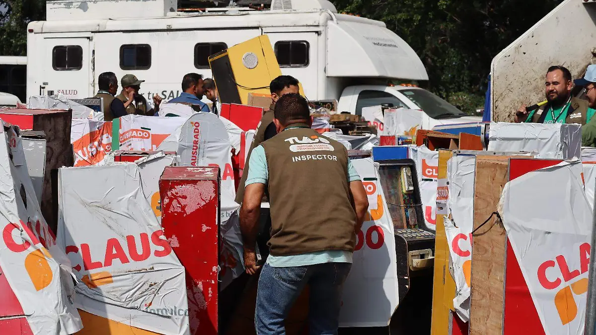 Destrucción de máquins tragamonedas en Tlajomulco