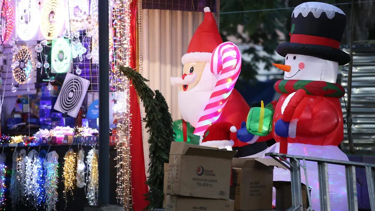 Tianguis navideños llegan a Guadalajara