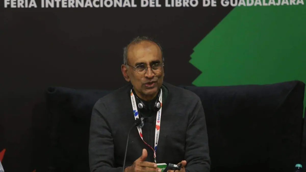 Venki Ramakrishnan en la FIL 1