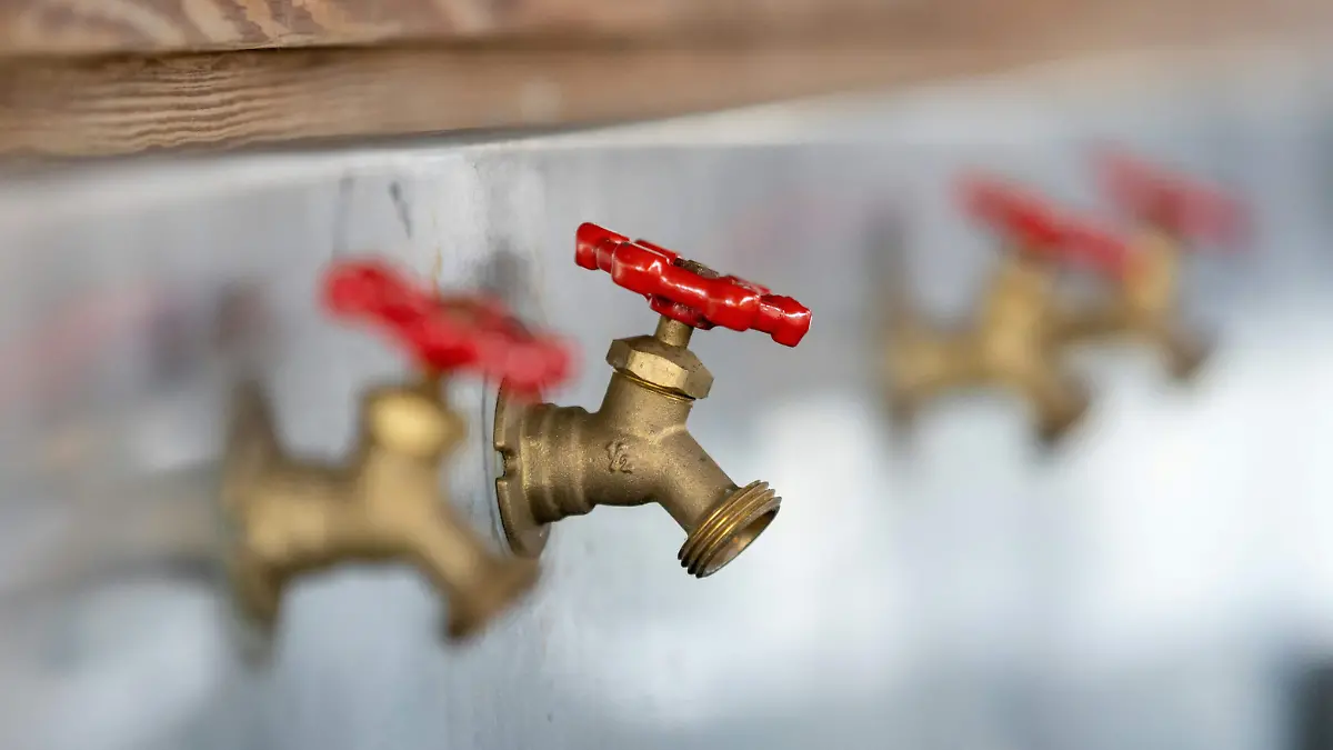 Llave de agua Foto Dave Phillips Unsplash