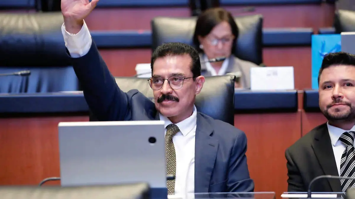 Carlos Lomelí Bolaños