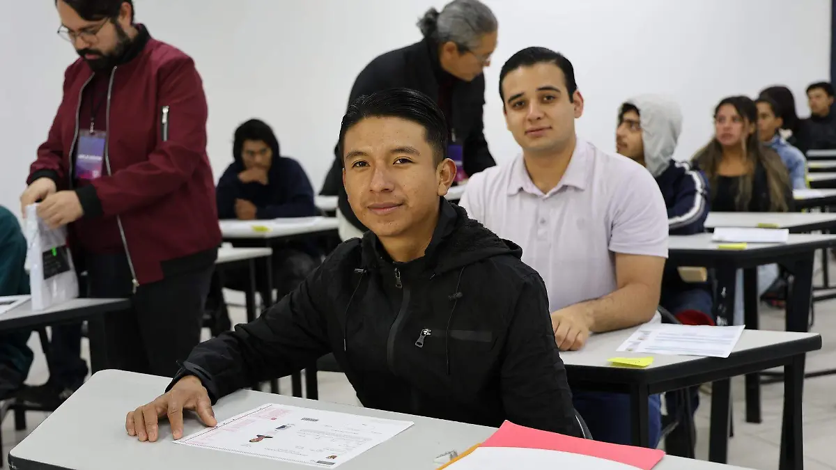 UdeG Facebook aspirantes, estudiantes