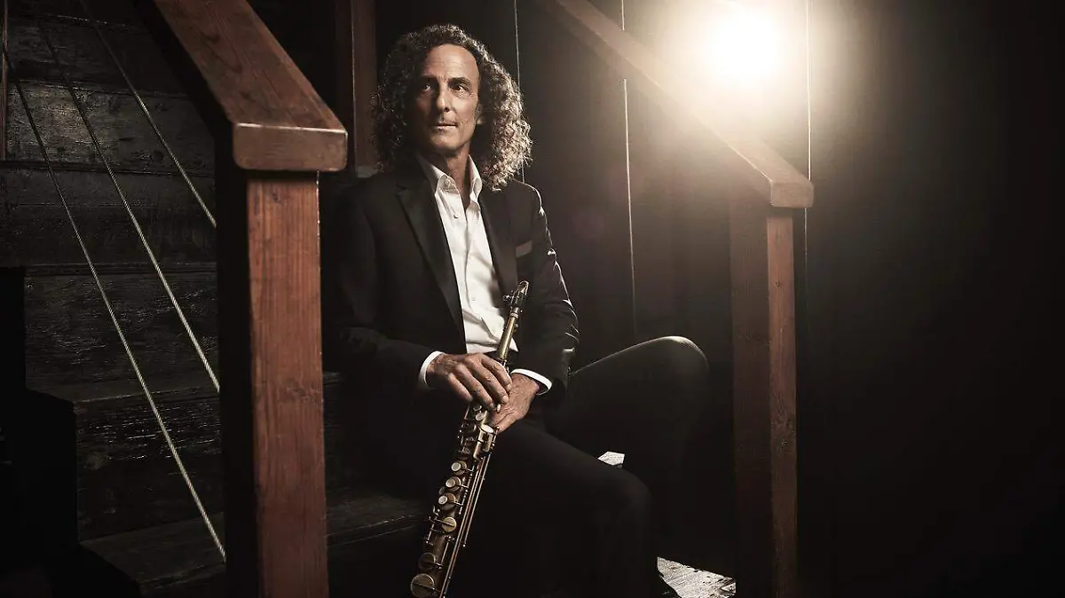 2-_KennyG_photo_credit_Art_Streiberjpg.jpg