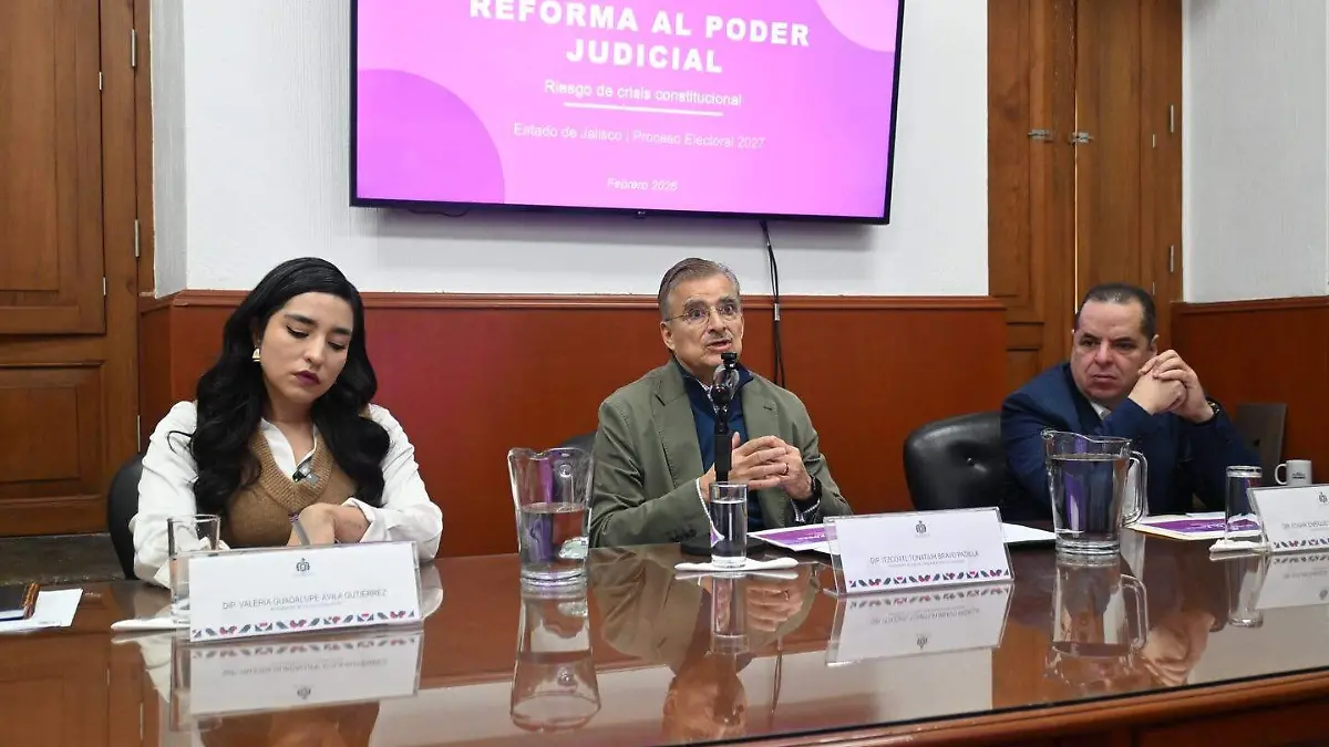 Itzcóatl Tonatiuh Bravo Padilla Facebook