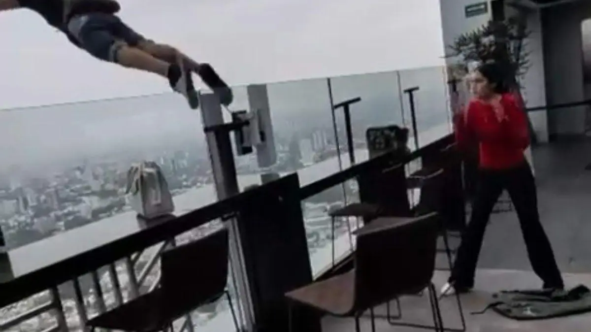 Paracaídas lanzado RIU (8)