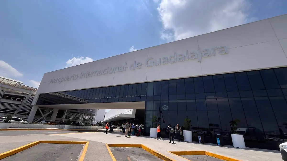 Aeropuerto Víctor Ramírez