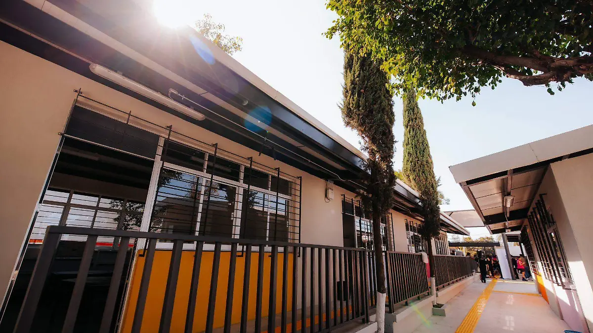 Verónica Delgadillo Facebook  Escuela