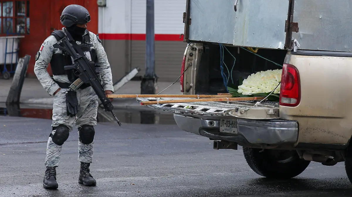Guardia Nacional vigila funeraria