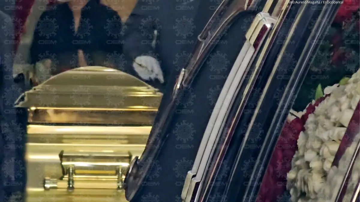 Féretro Mencho Aurelio Magaña