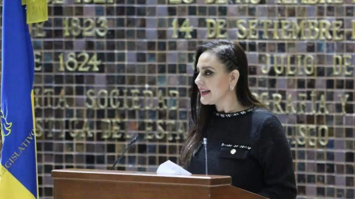 Mariana Fernández Ramírez Facebook