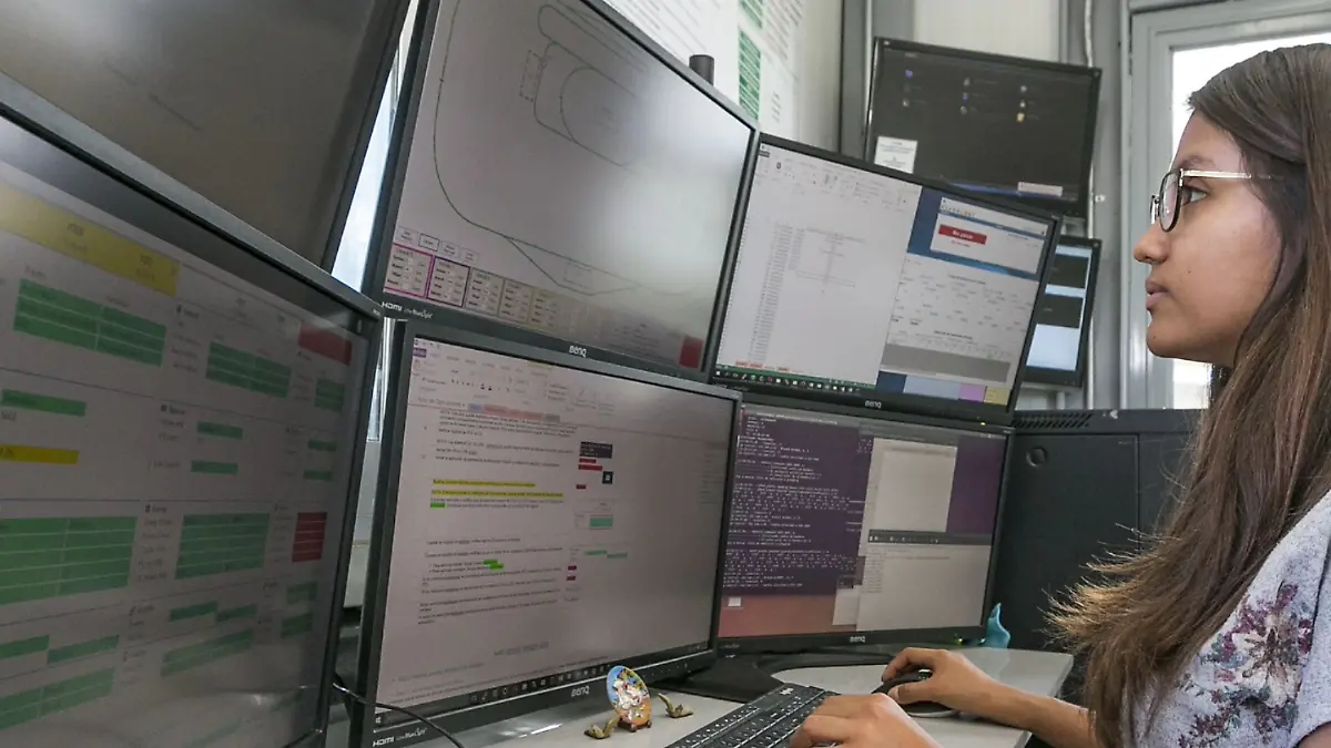 Mujer trabajando Sedeco Jalisco