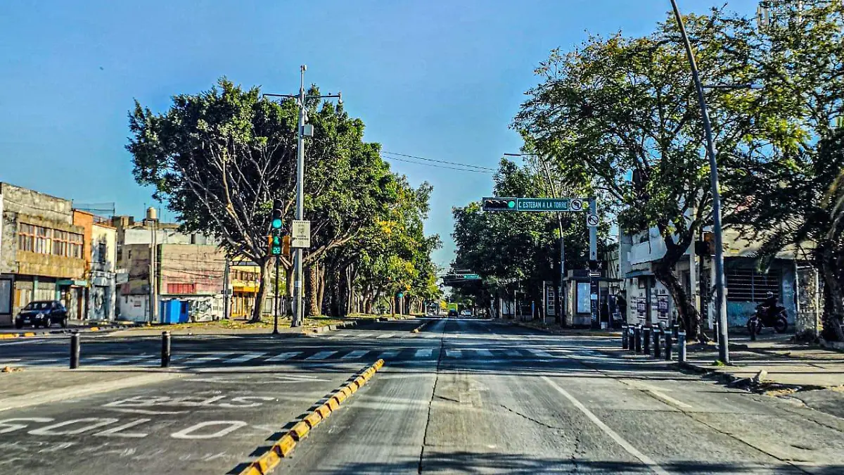 Calles solas en GDL. Foto. Aurelio Magaña (6)