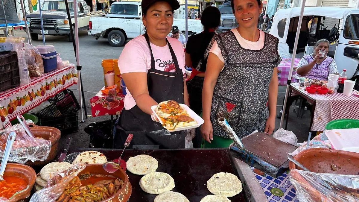 Venta de gorditas en San Martín de las Flores