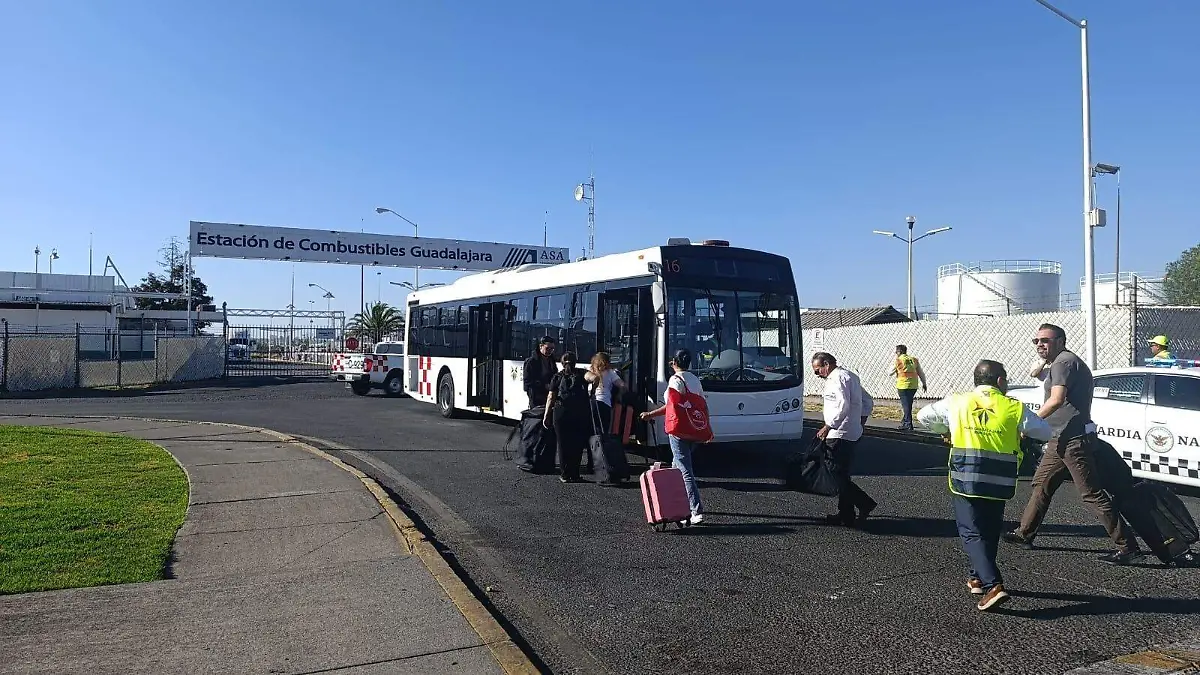 Aeropuerto de Guadalajara apoya a usurios afectados