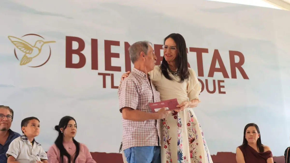 Entrega apoyos sociales Tlaquepaque