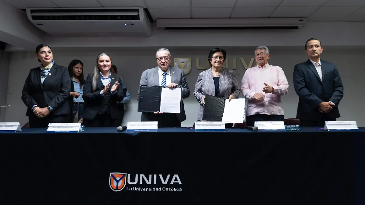 Firma de convenio Univa y Contraloría del Estado