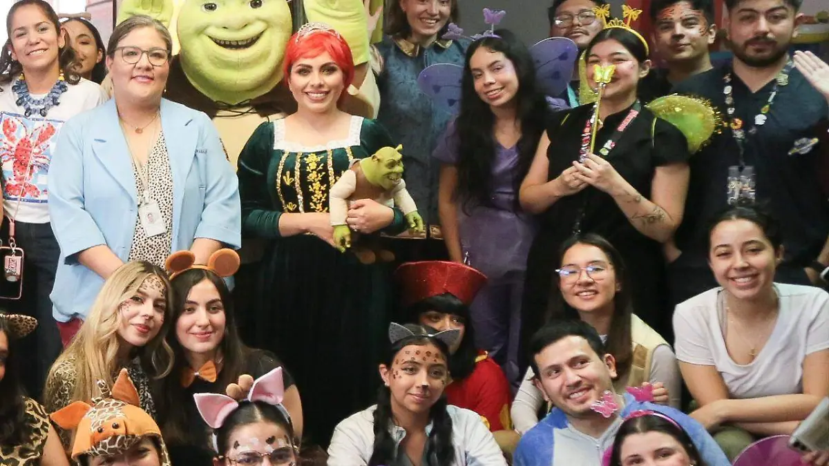 Festejan a niñas y niños del Hospital Civil