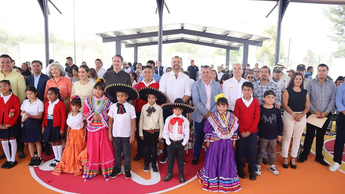 Mejora de escuelas en Tlajomulco de Zúñiga