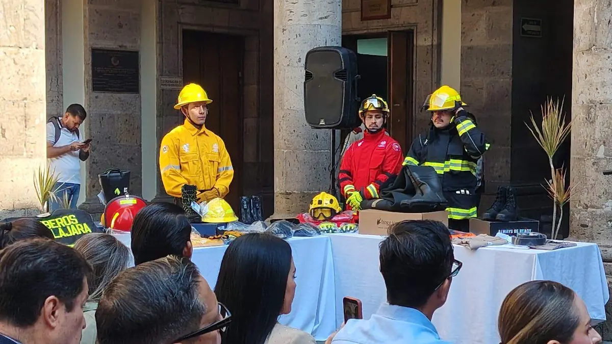 Bomberos homenaje