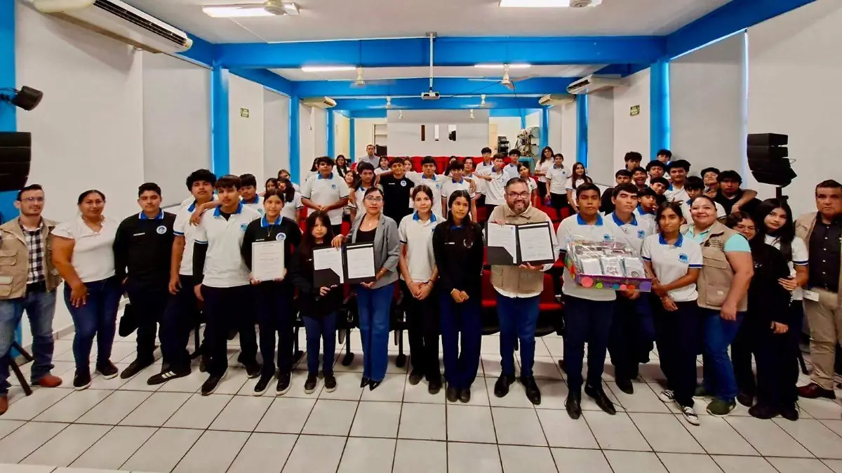 Estudiantes Manzanillo