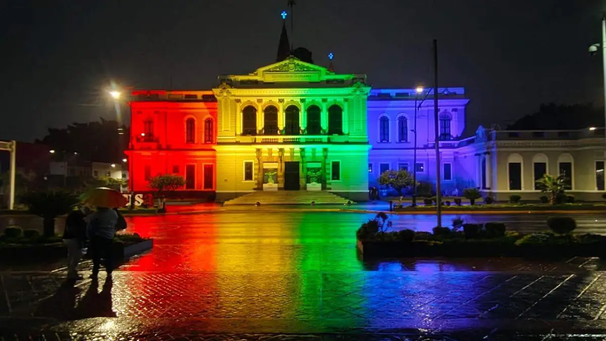 Encendido fachada MUSA Día Internacional del Orgullo LGBTIQ+