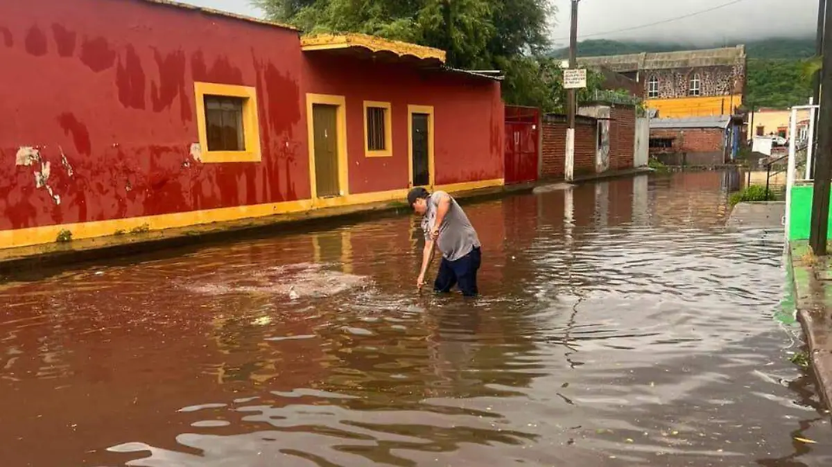 Lluvias en el municipio de Ahuacatlán provocan inundaciones