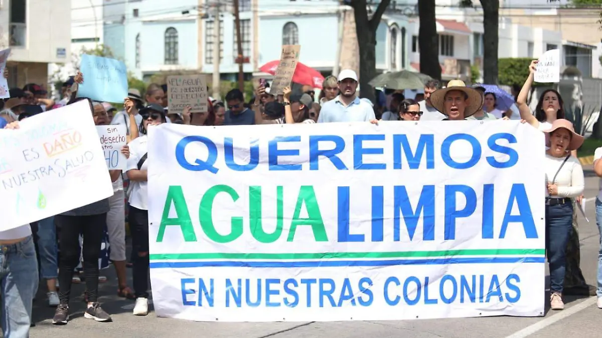 Manifestantes Agua Limpia