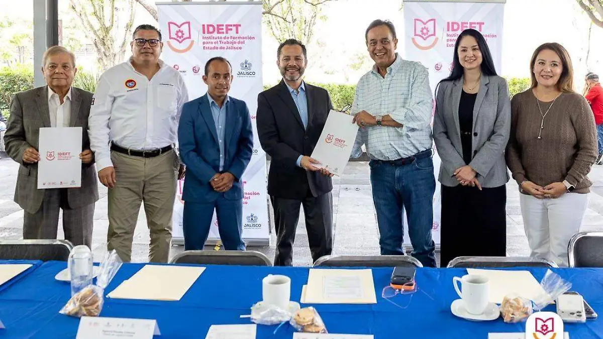 Firma convenio IDEFT y PISA
