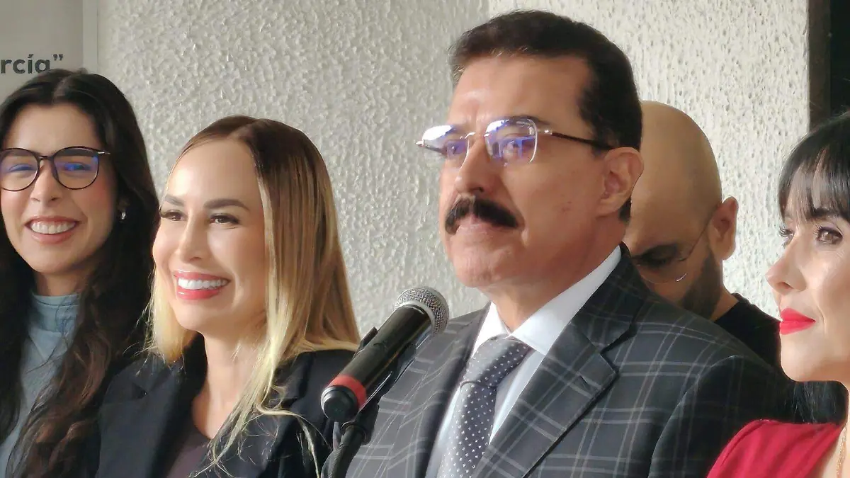 Carlos Lomelí Bolaños
