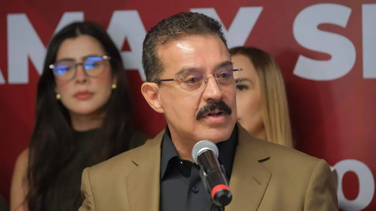 Carlos Lomelí Bolaños