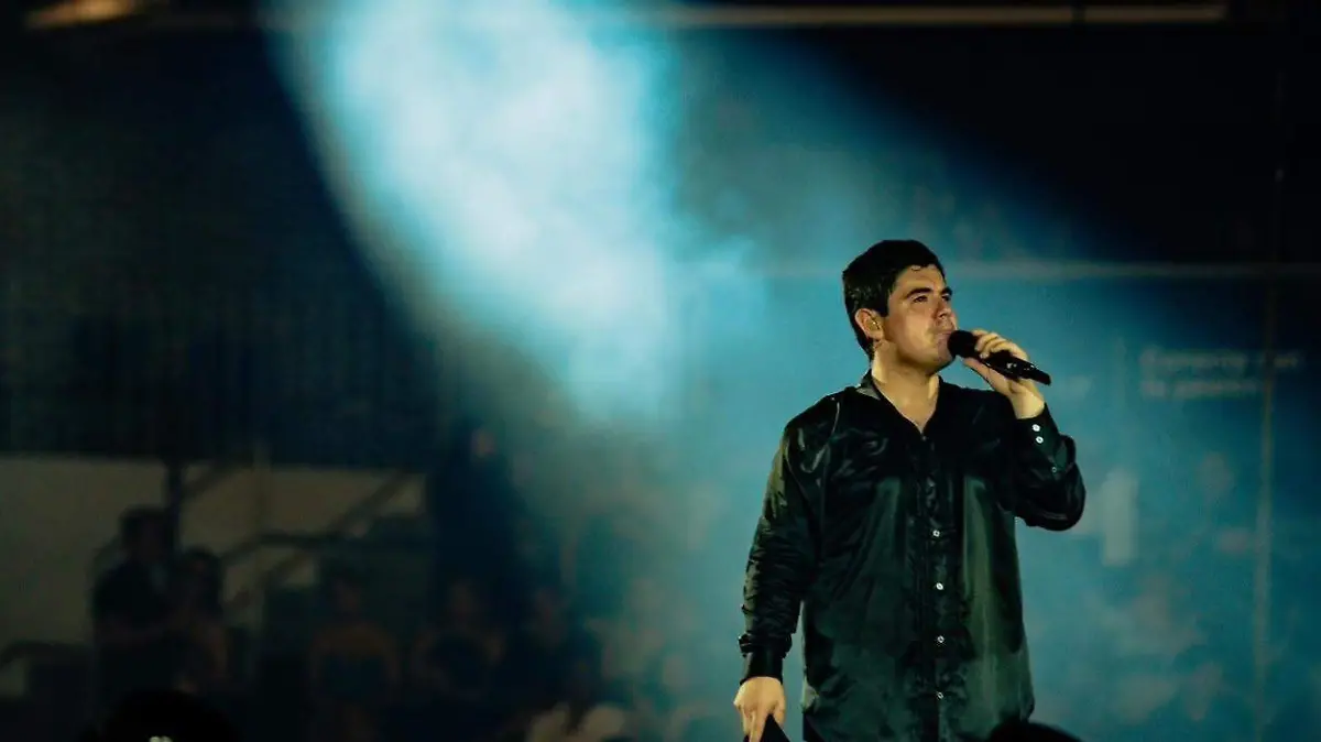 Alfredo Olivas (9)