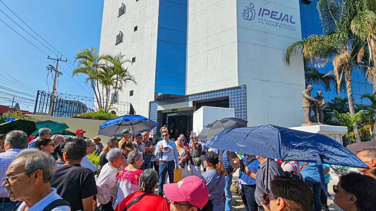 Manifestación pensionados IPEJAL