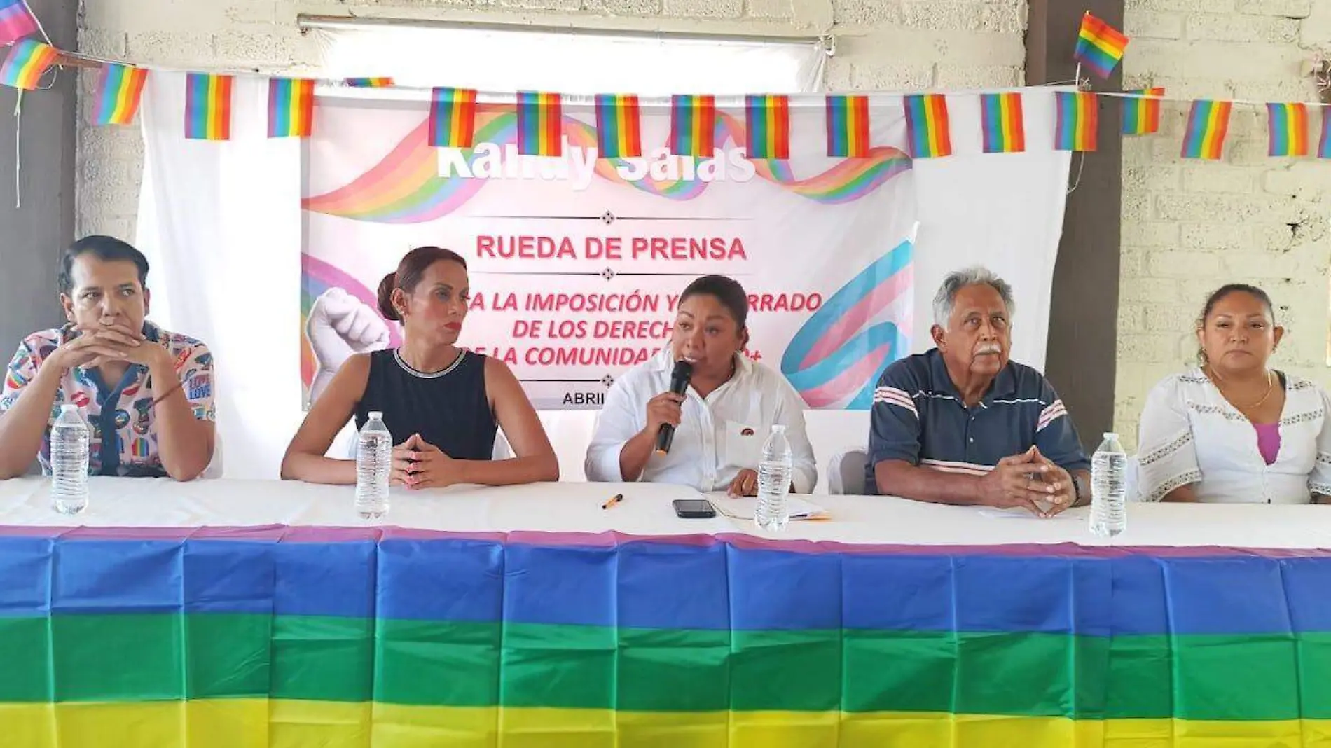 conferencia-prensa-comunidad-lgbtq