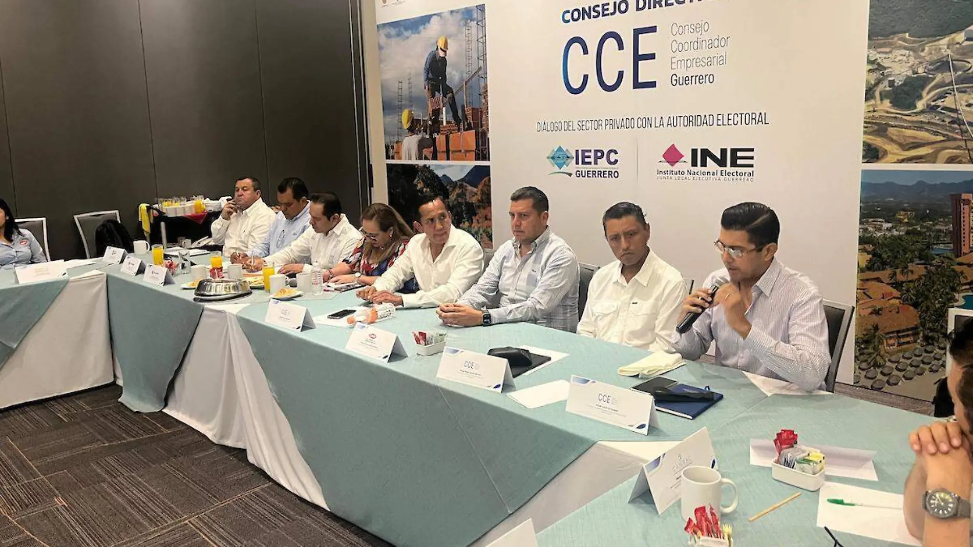 reunion-empresarios-ine-iepc