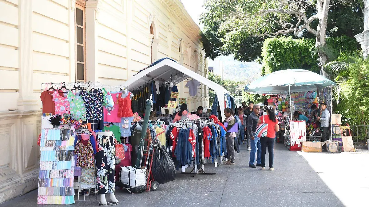 vendedores-ambulantes-zocalo-chilpancingo-2