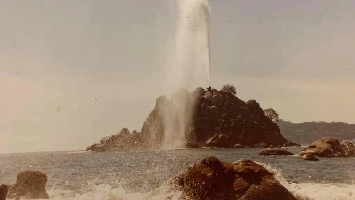 el-chorro-playa-morro-acapulco-2