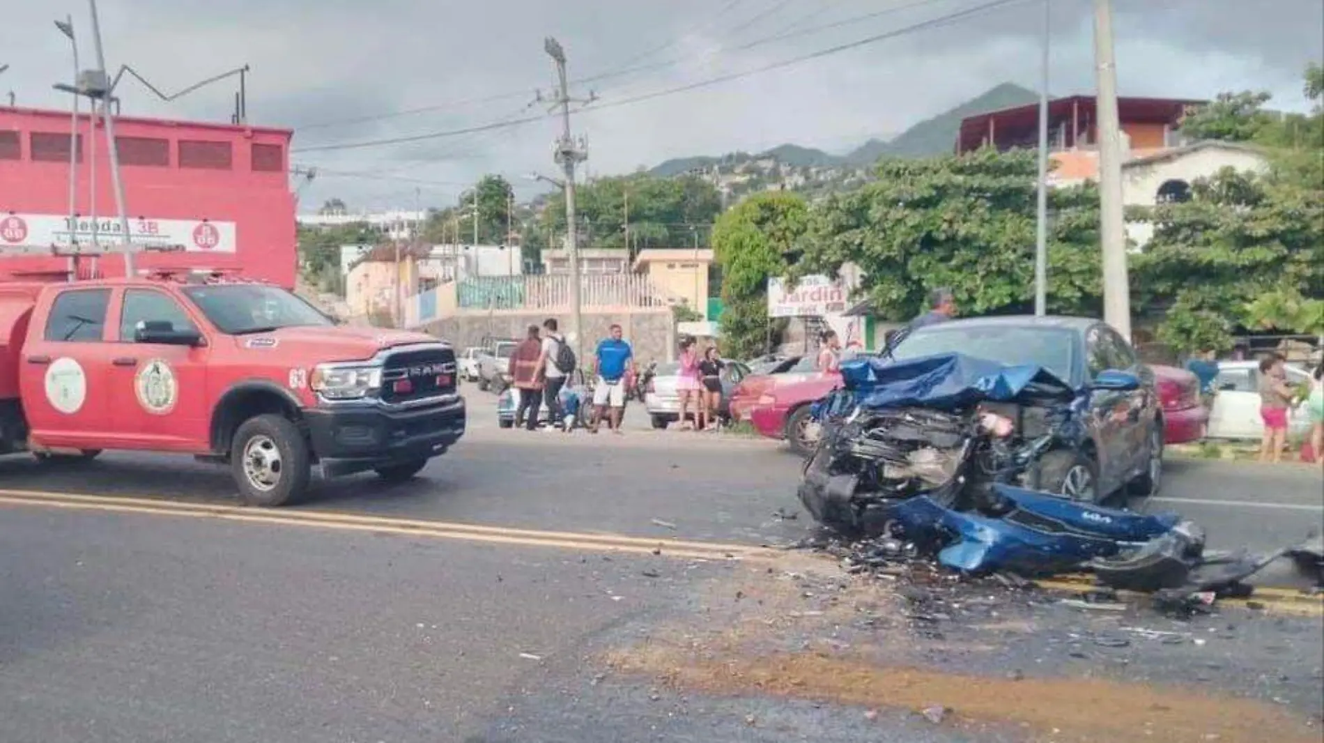 accidente-carretera-acapulco-zihuatanejo