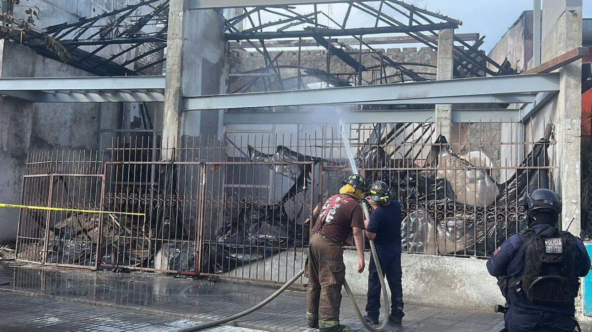 incendio-palapa-costera-acapulco-2