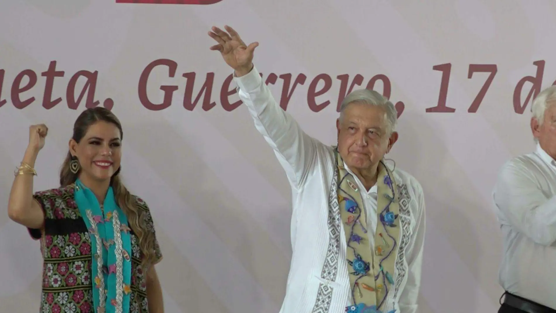 ZIHUATANEJO-AMLO