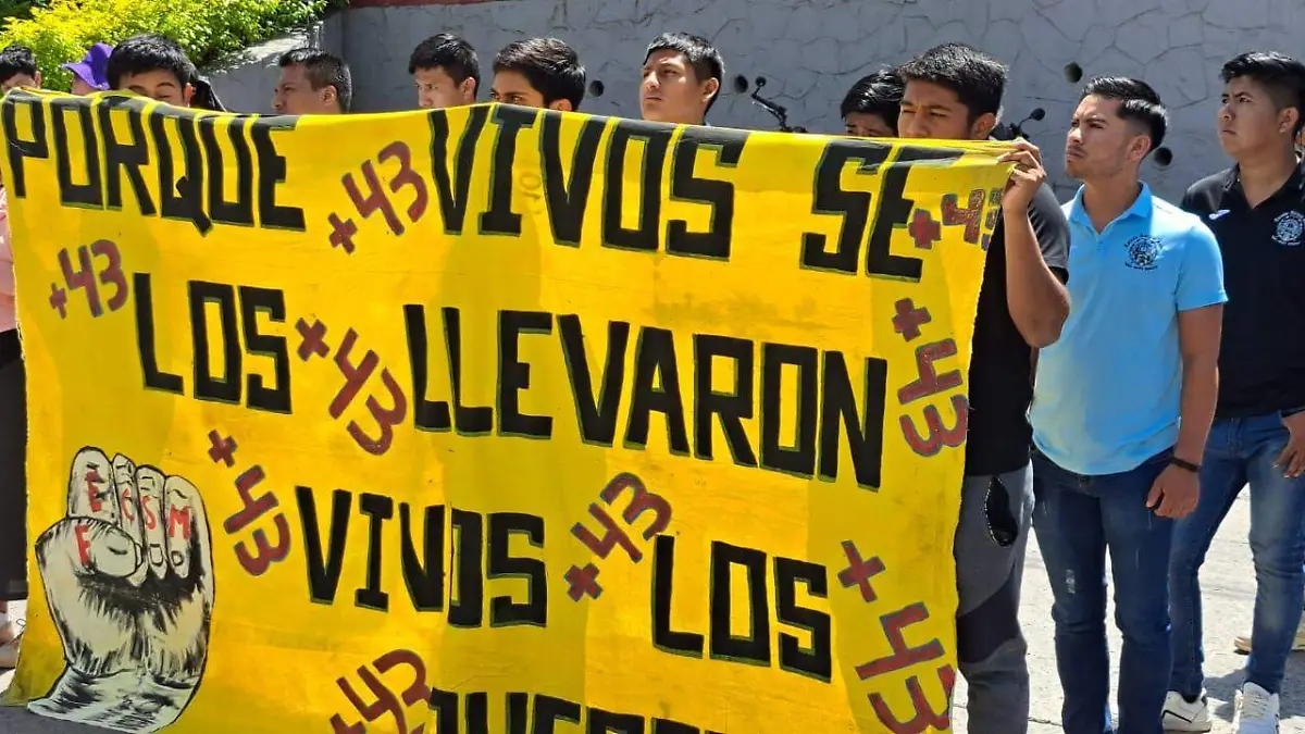 Normalistas-Ayotzinapa-43