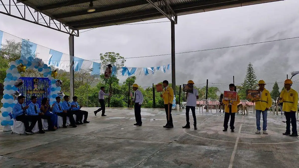 bachilleres-homenaje-brigadistas-forestales-2