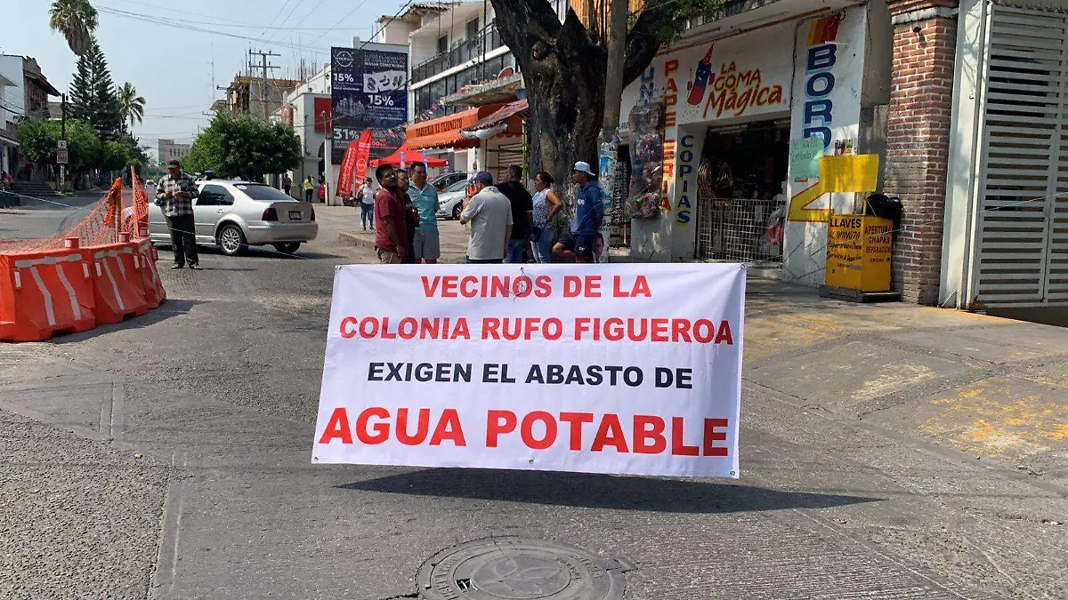 Bloquean-Calle-Agua-Potable