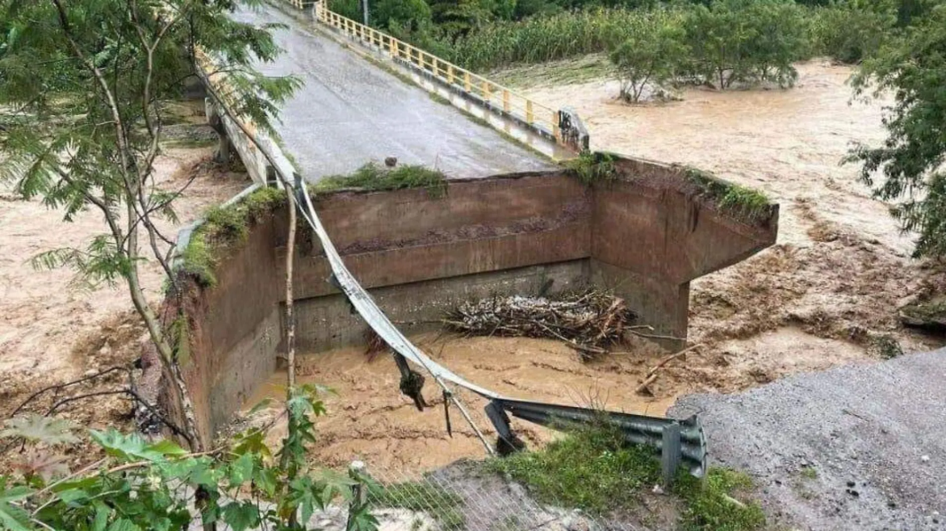 caminos-cortados-lluvias-guerrero-2