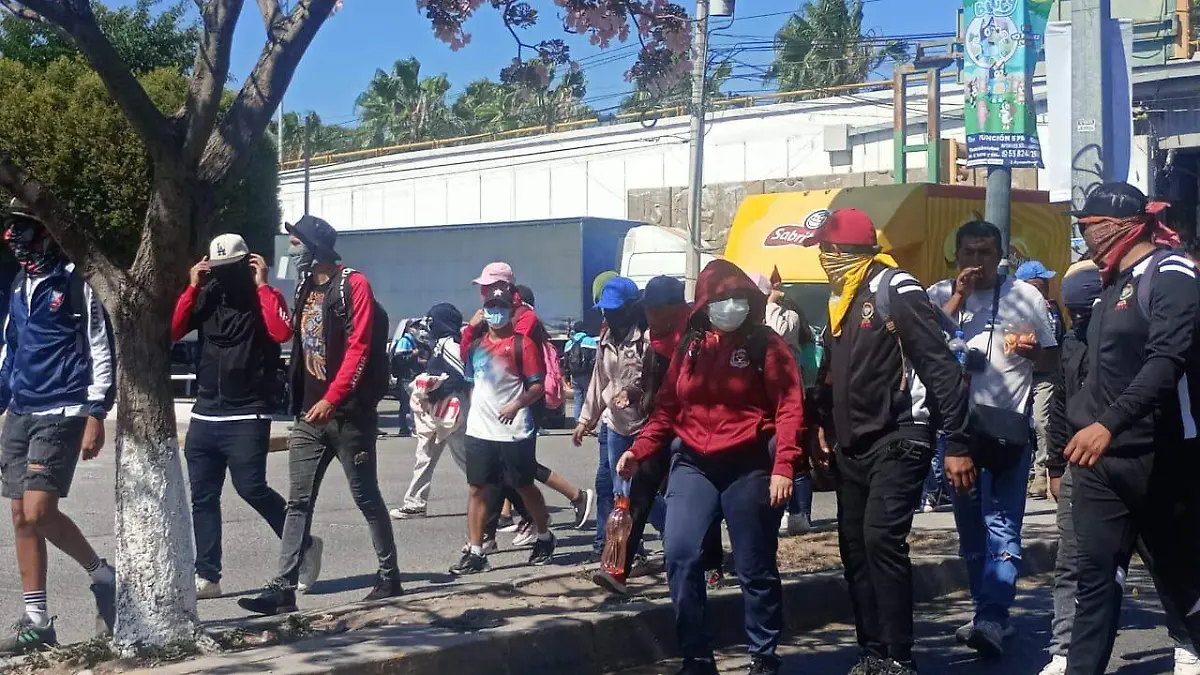 normalistas-bloqueo-chilpo