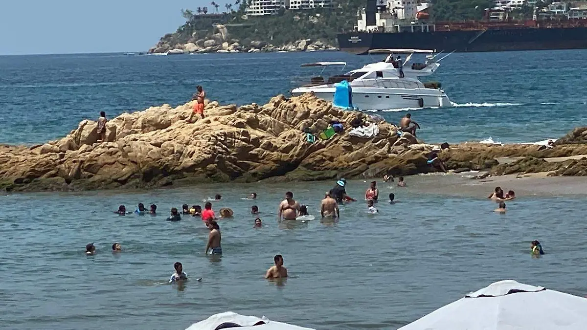 Playas-Llenas-Turistas