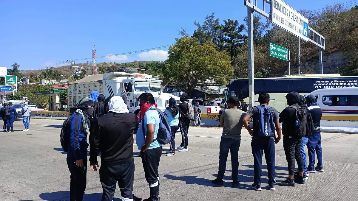 Normalistas-bloquean