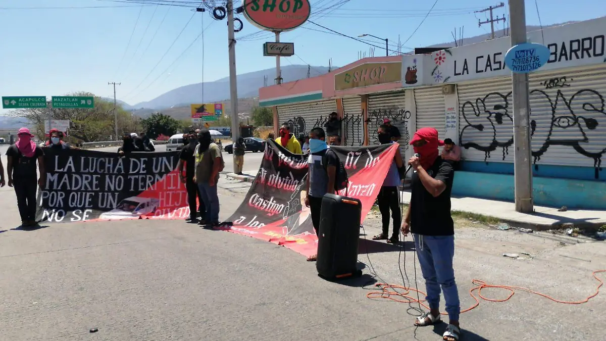 Normalistas-bloqueo