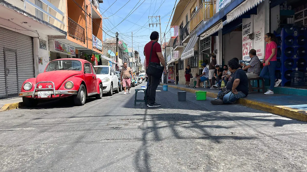 Vecinos-Bloquean-Agua